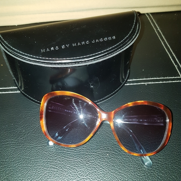 Marc By Marc Jacobs Accessories - EUC Marc by Marc Jacobs Sunglasses